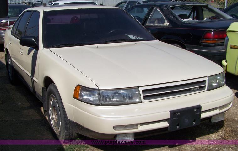 image for item 7286 1990 Nissan Maxima