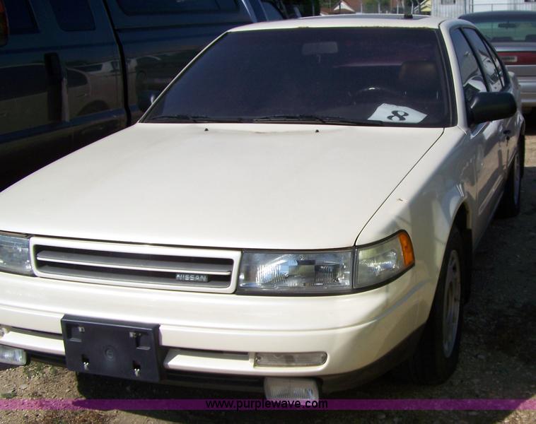 image for item 7286 1990 Nissan Maxima