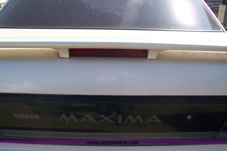 image for item 7286 1990 Nissan Maxima