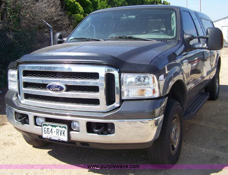 image for item 7287 2006 Ford F250 XLT Super Duty extended cap pickup truck