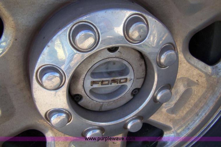 image for item 7287 2006 Ford F250 XLT Super Duty extended cap pickup truck