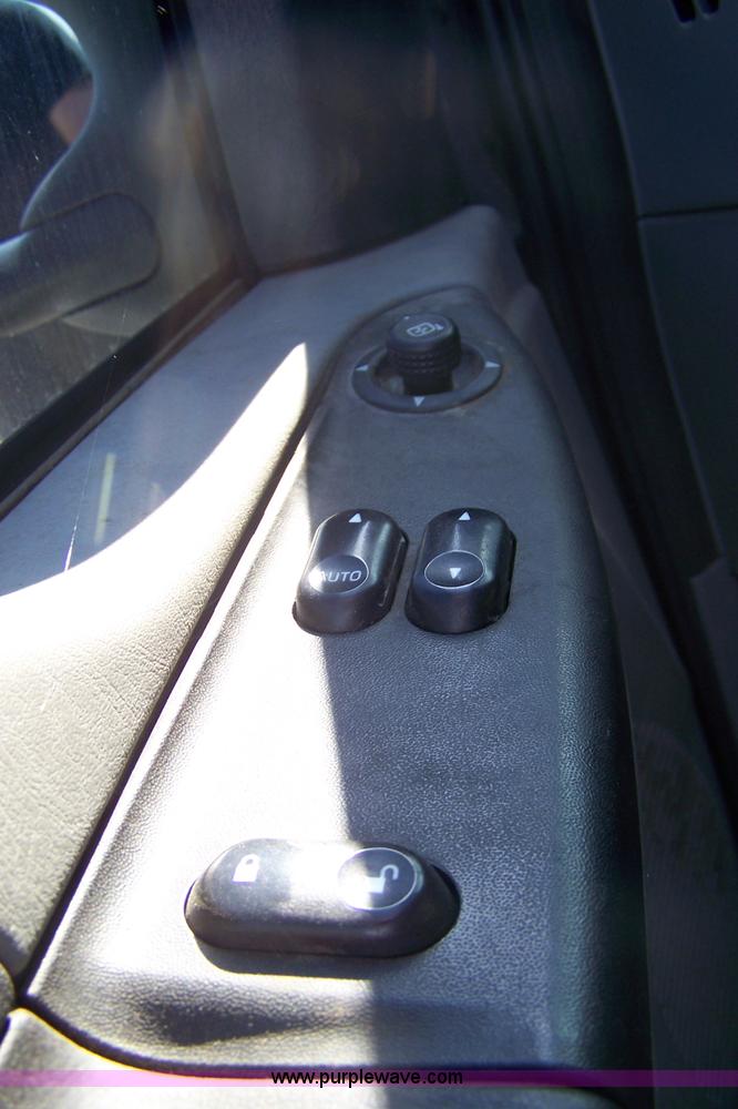 image for item 7287 2006 Ford F250 XLT Super Duty extended cap pickup truck