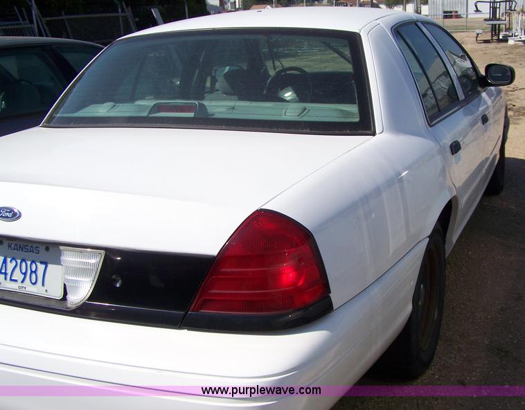image for item 7289 2001 Ford Crown Victoria Police Interceptor