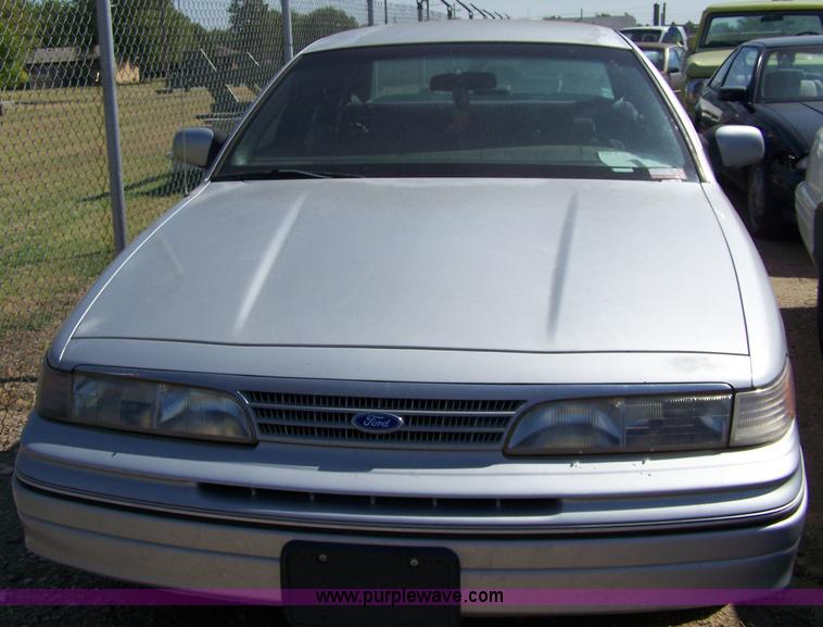 image for item 7290 1993 Ford Crown Victoria S