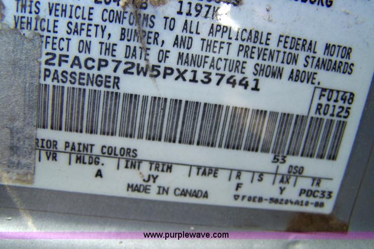 image for item 7290 1993 Ford Crown Victoria S