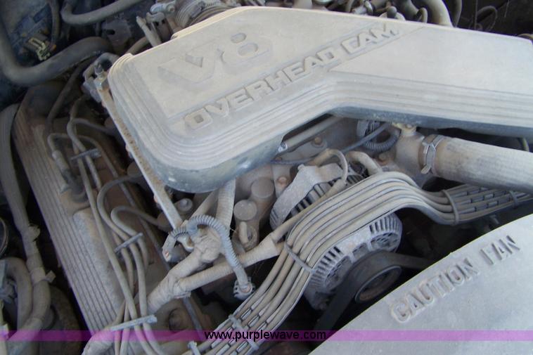 image for item 7290 1993 Ford Crown Victoria S