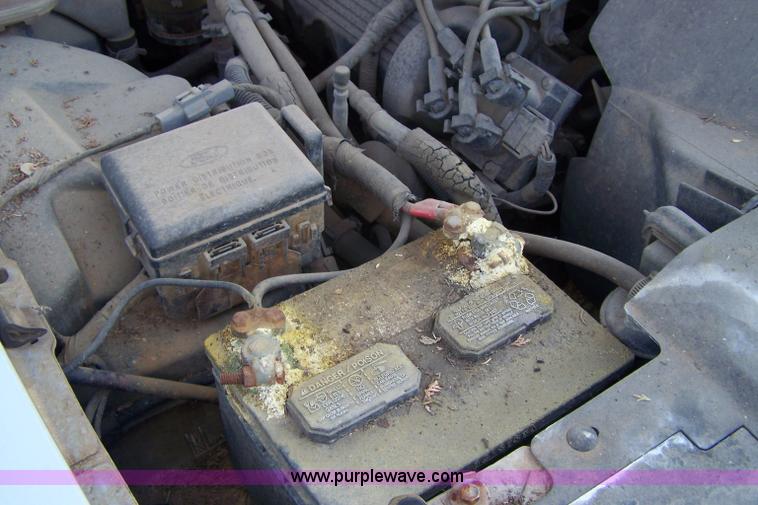 image for item 7290 1993 Ford Crown Victoria S