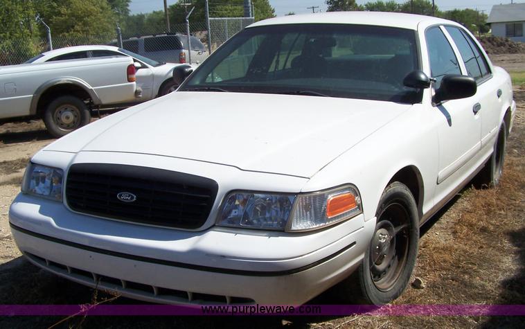 image for item 7291 2004 Ford Crown Victoria Police Interceptor