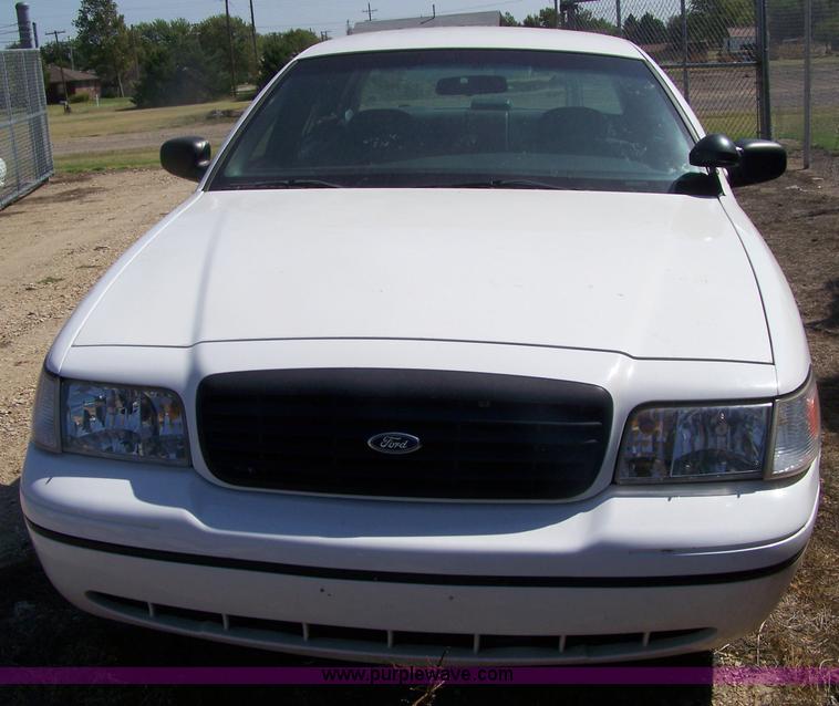 image for item 7291 2004 Ford Crown Victoria Police Interceptor