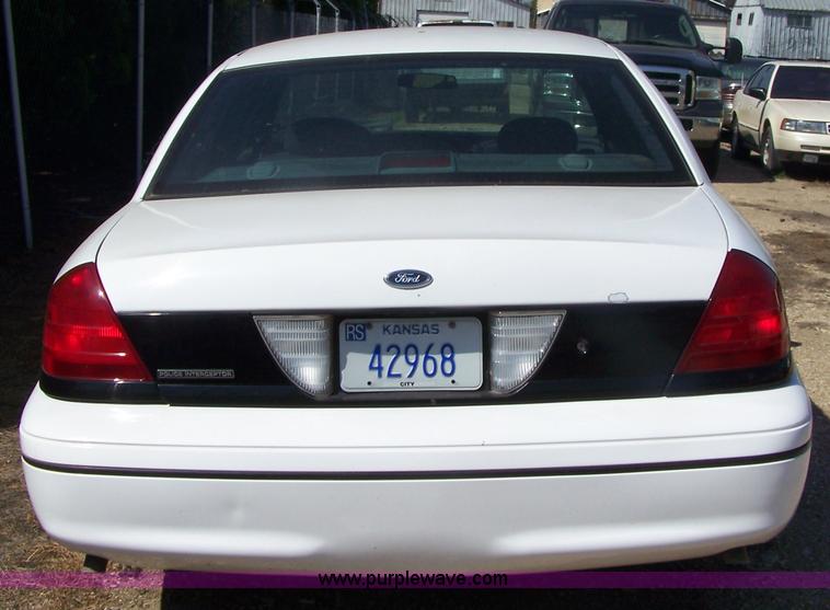 image for item 7291 2004 Ford Crown Victoria Police Interceptor