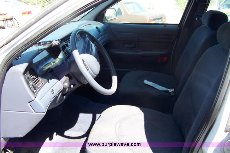 image for item 7291 2004 Ford Crown Victoria Police Interceptor