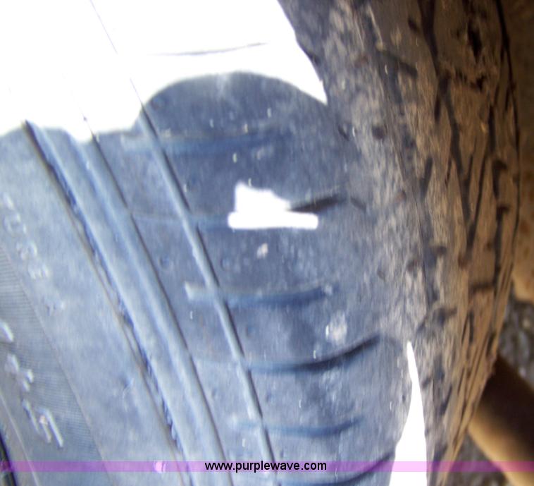 image for item 7291 2004 Ford Crown Victoria Police Interceptor