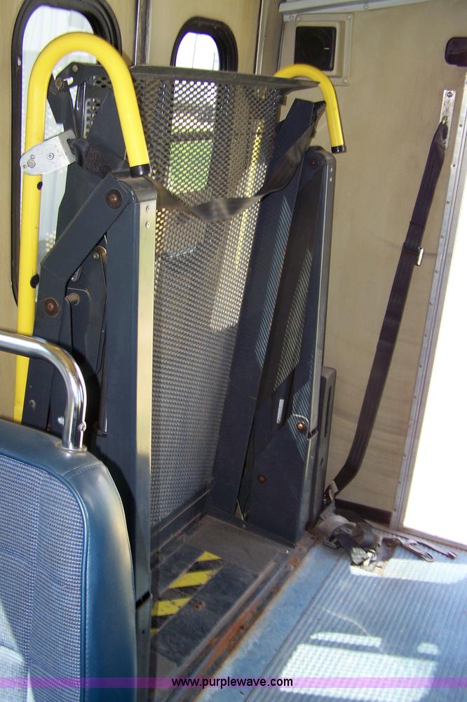 image for item 7292 1995 Ford E350 transit bus