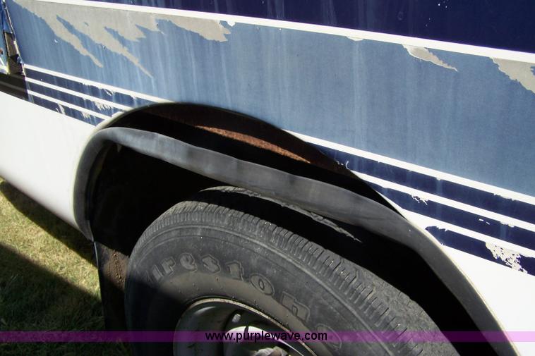 image for item 7292 1995 Ford E350 transit bus