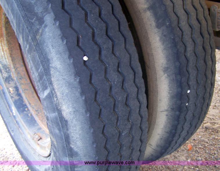 image for item 9283 1963 Ford F600 water truck