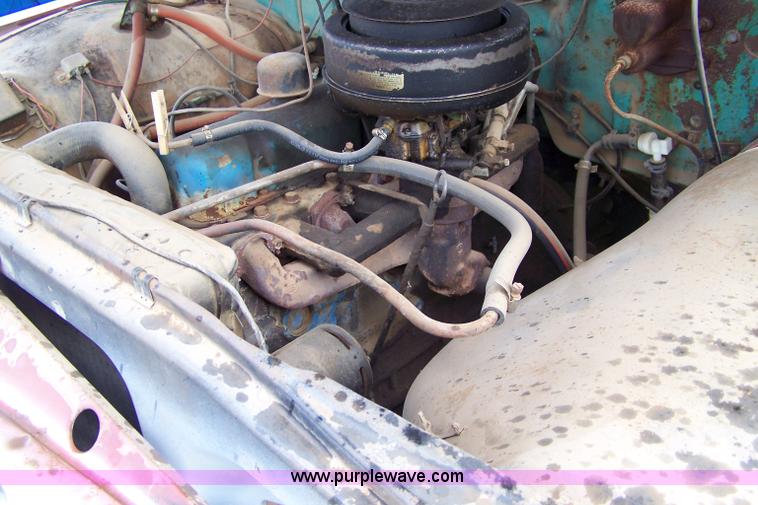 image for item 9283 1963 Ford F600 water truck