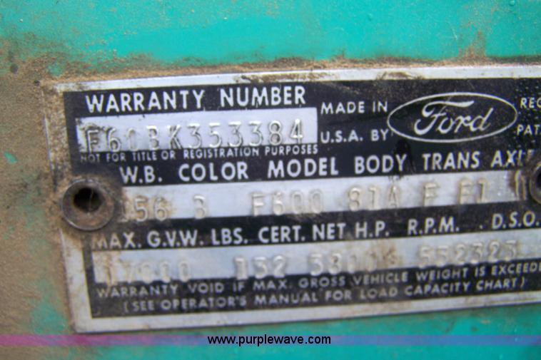 image for item 9283 1963 Ford F600 water truck