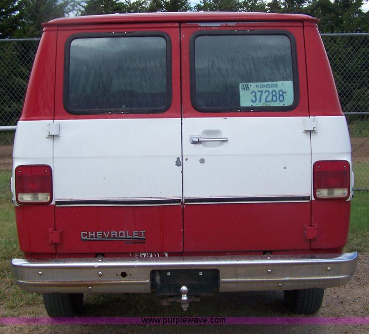image for item 9286 1987 Chevrolet G30 van