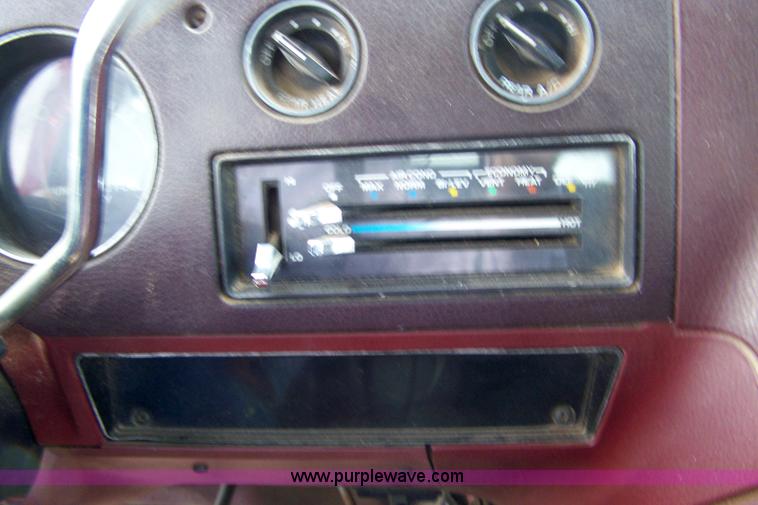 image for item 9286 1987 Chevrolet G30 van