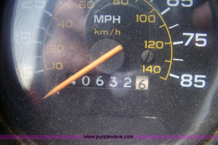 image for item 9286 1987 Chevrolet G30 van