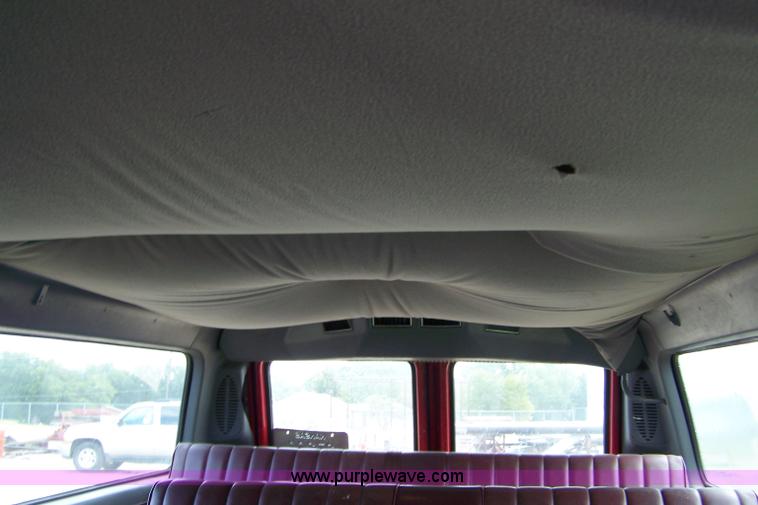image for item 9286 1987 Chevrolet G30 van