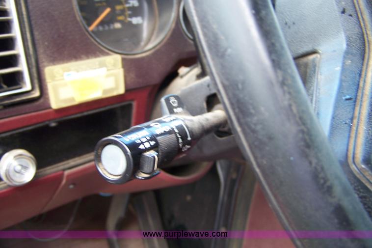 image for item 9286 1987 Chevrolet G30 van