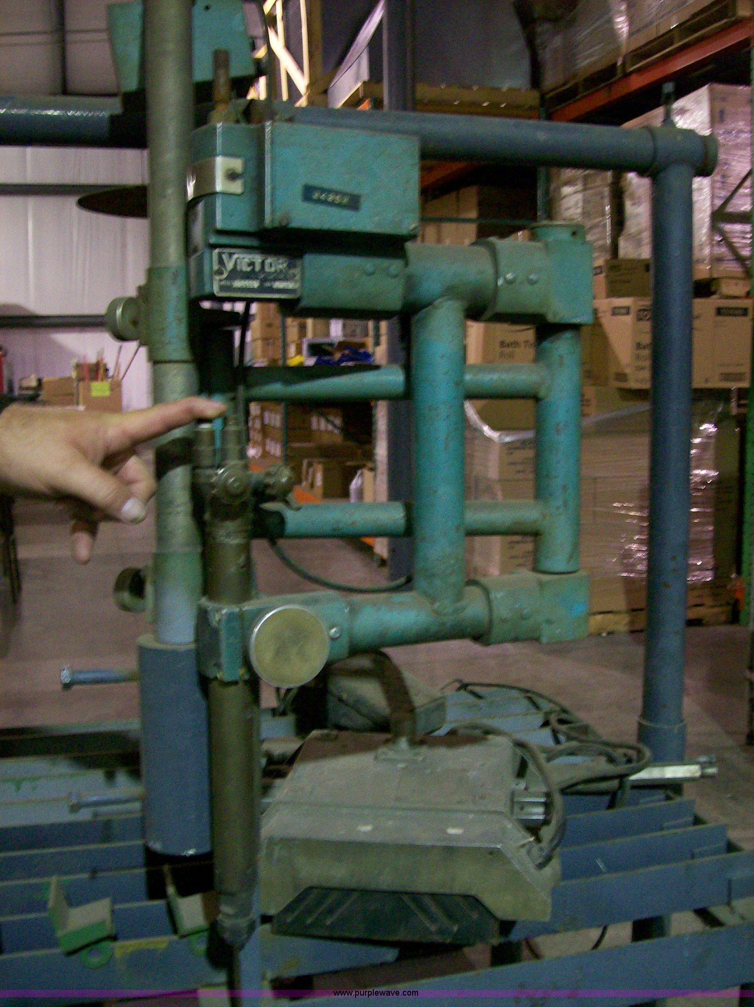 Victor DC2400 pattern cutter in Hutchinson, KS Item 1101 sold Purple Wave