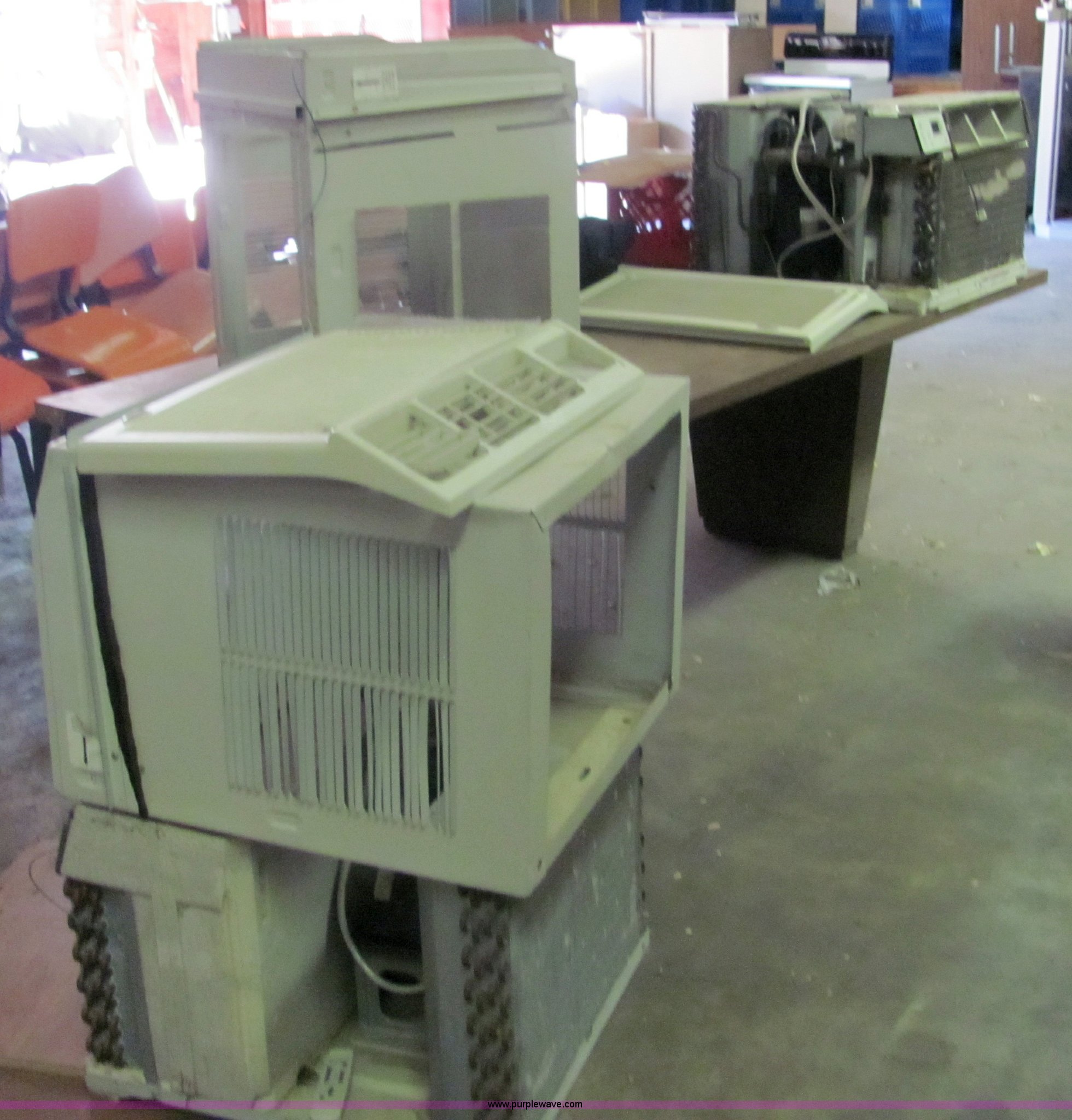 (2) window air conditioner units in Hutchinson, KS Item 6289 sold