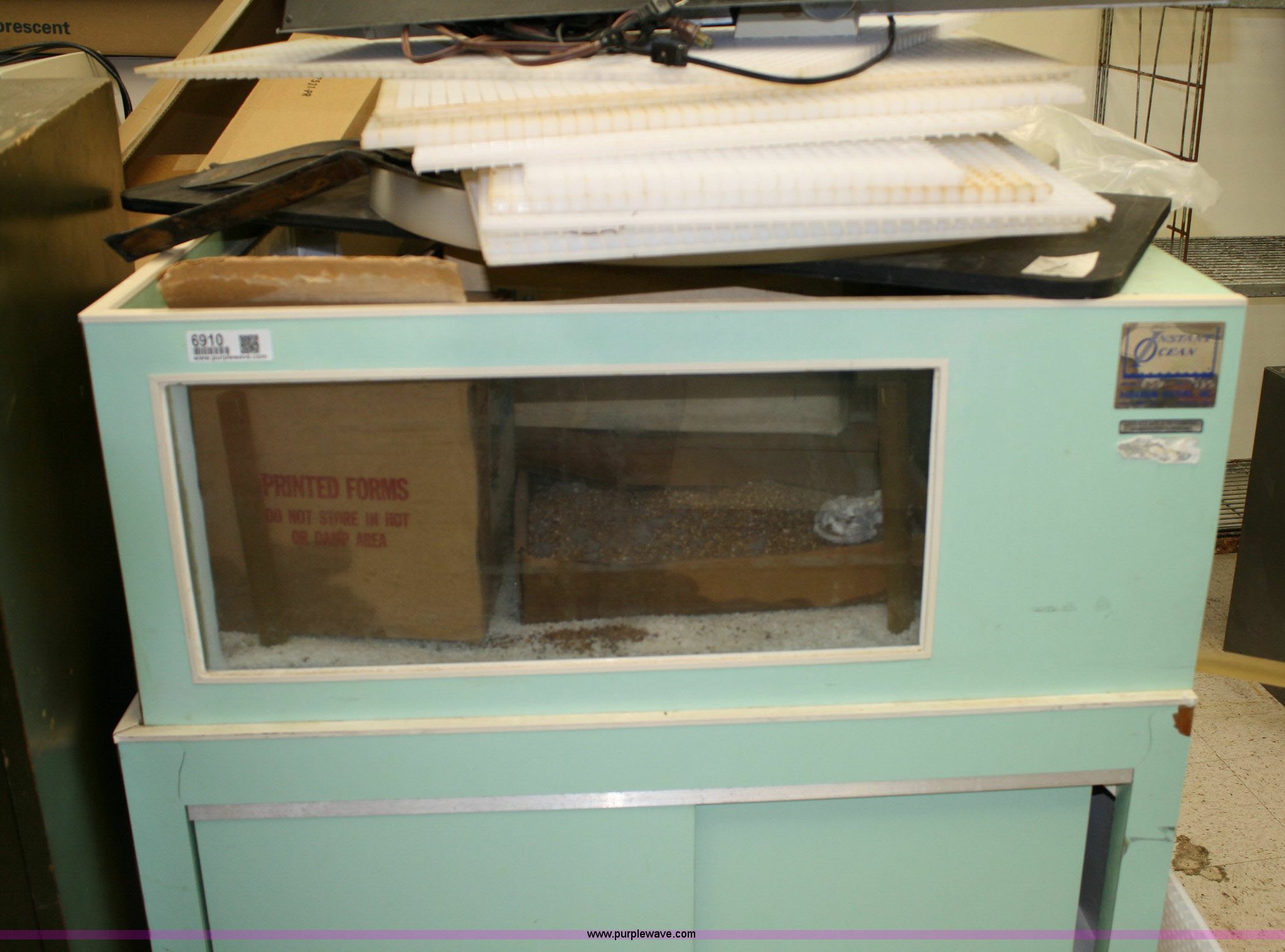 Aquarium Systems Instant Oceans aquarium in Wichita, KS Item 6910