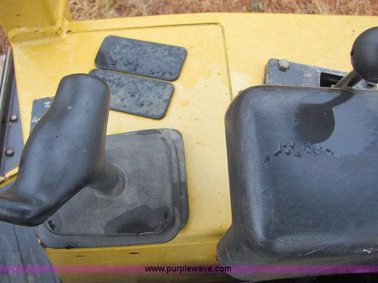 image for item 4842 2002 John Deere 450H LGP dozer