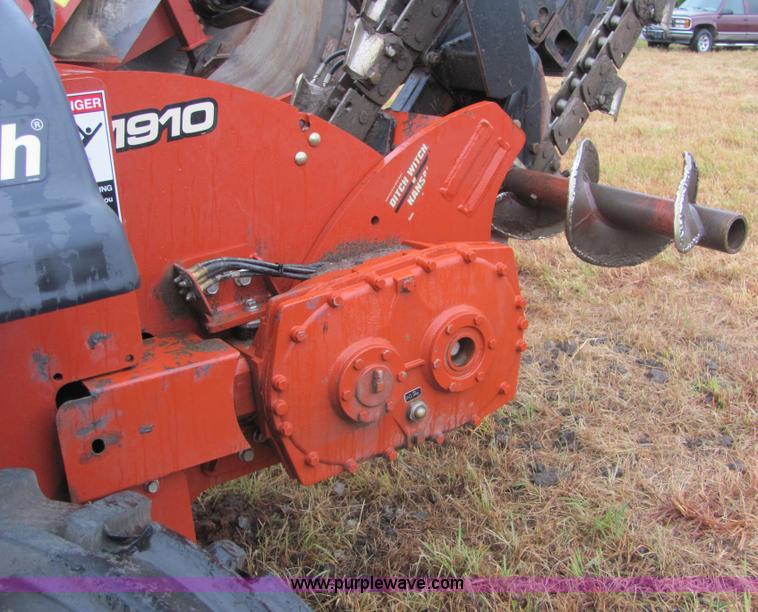 image for item 4844 2008 Ditch Witch RT95 trencher