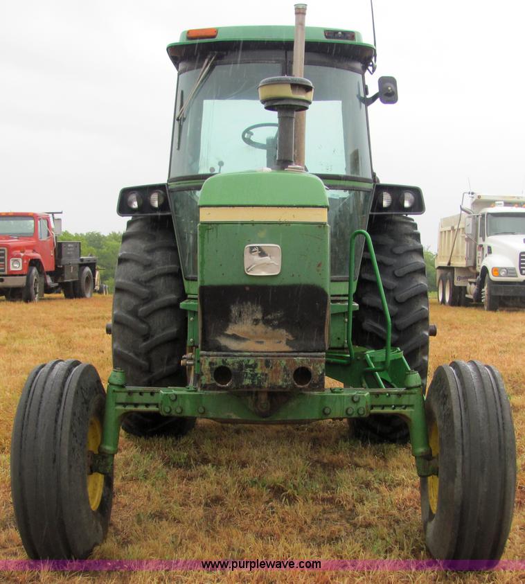 image for item 4847 1979 John Deere 4040 tractor