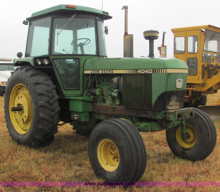 image for item 4847 1979 John Deere 4040 tractor