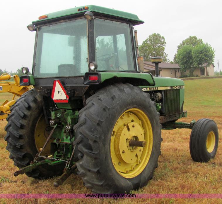 image for item 4847 1979 John Deere 4040 tractor