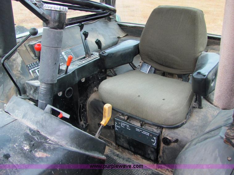 image for item 4847 1979 John Deere 4040 tractor