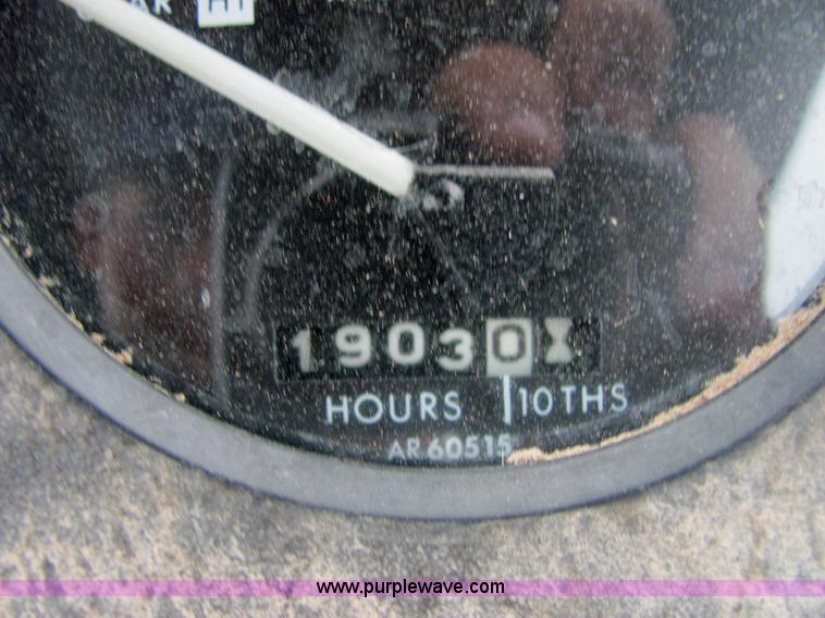 image for item 4847 1979 John Deere 4040 tractor