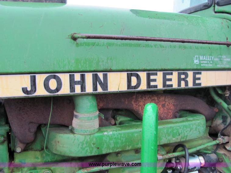 image for item 4847 1979 John Deere 4040 tractor