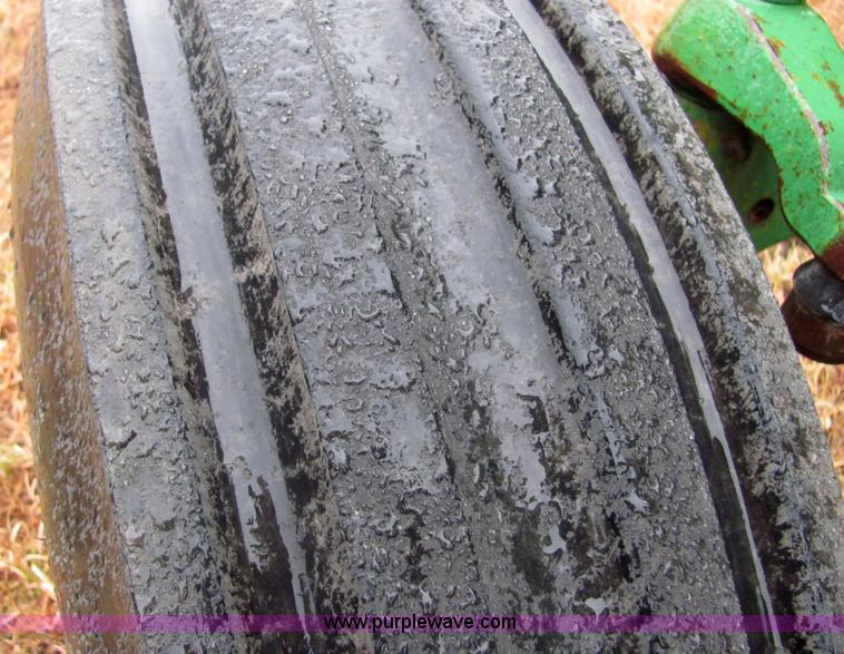 image for item 4847 1979 John Deere 4040 tractor