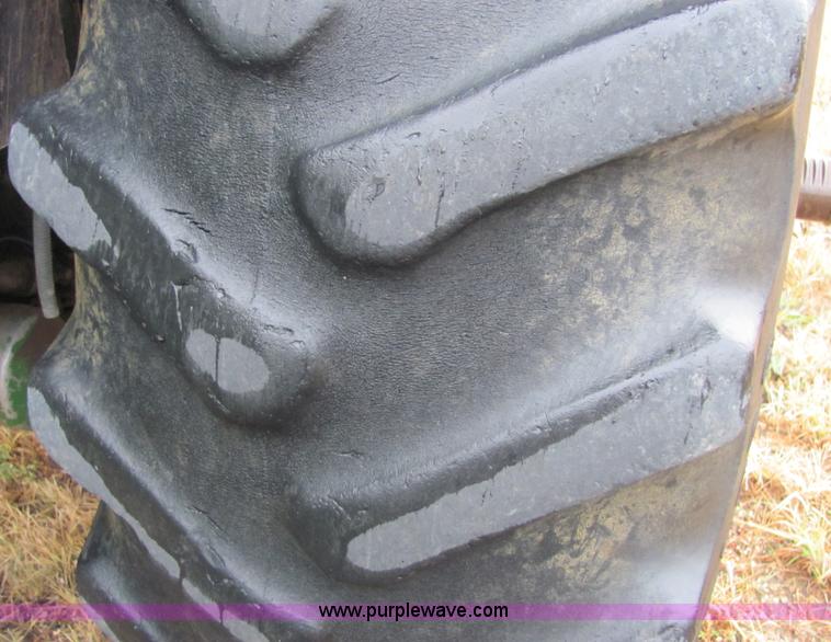 image for item 4847 1979 John Deere 4040 tractor