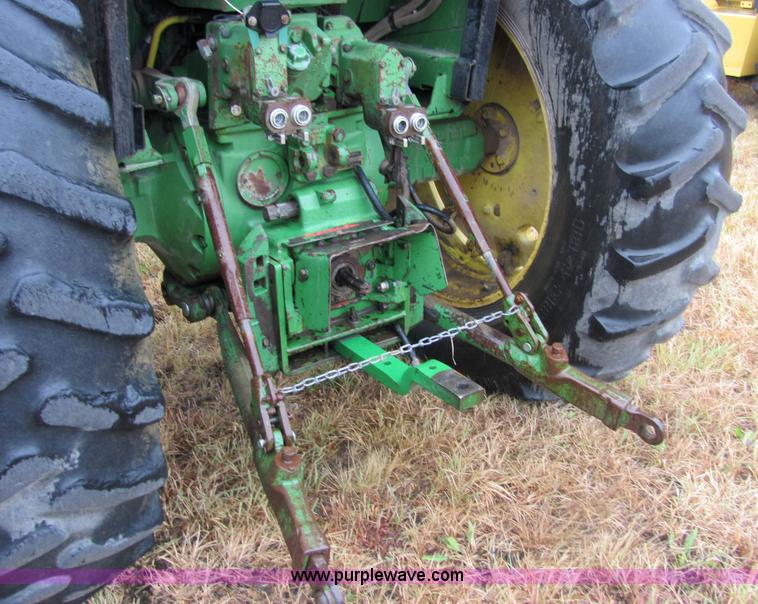 image for item 4847 1979 John Deere 4040 tractor