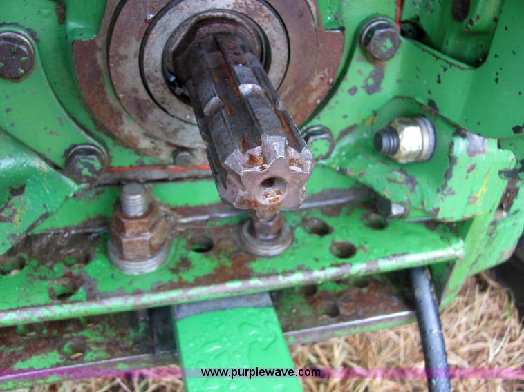 image for item 4847 1979 John Deere 4040 tractor