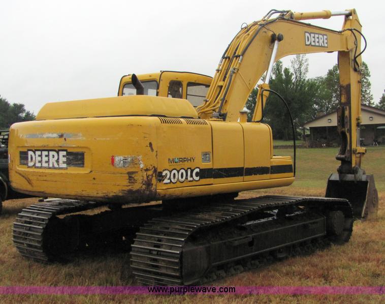 image for item 4851 2001 John Deere 200LC excavator