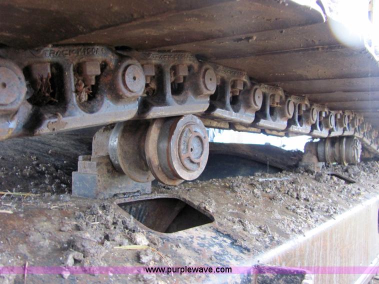 image for item 4851 2001 John Deere 200LC excavator