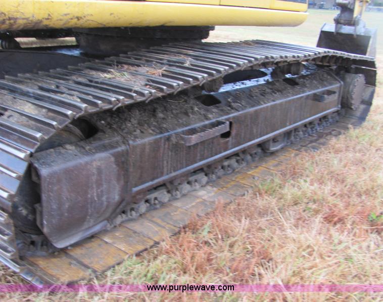 image for item 4851 2001 John Deere 200LC excavator