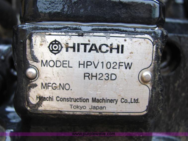 image for item 4851 2001 John Deere 200LC excavator