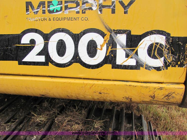 image for item 4851 2001 John Deere 200LC excavator