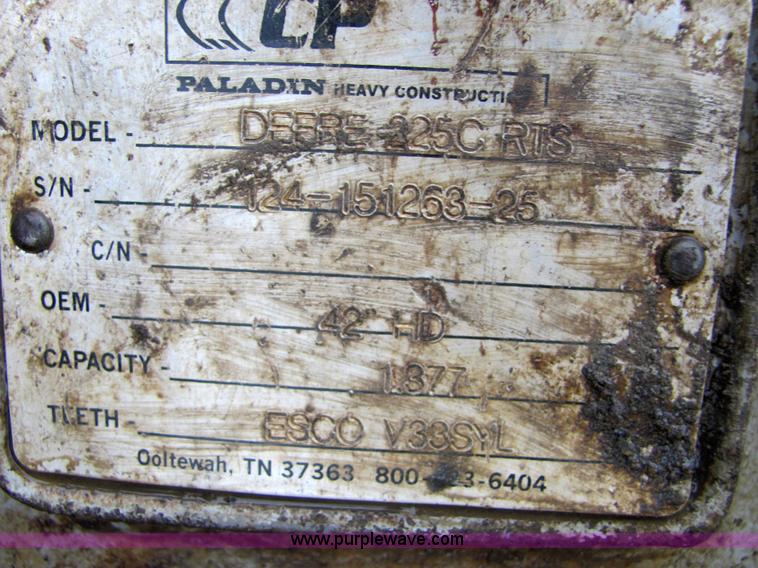 image for item 4851 2001 John Deere 200LC excavator