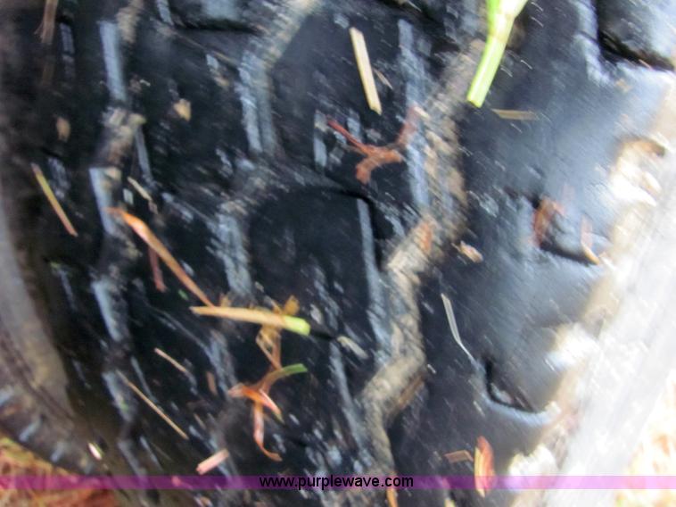 image for item 4852 2000 Kenworth T600 semi truck