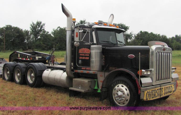 image for item 4854 1989 Peterbilt Conventional 379 semi truck