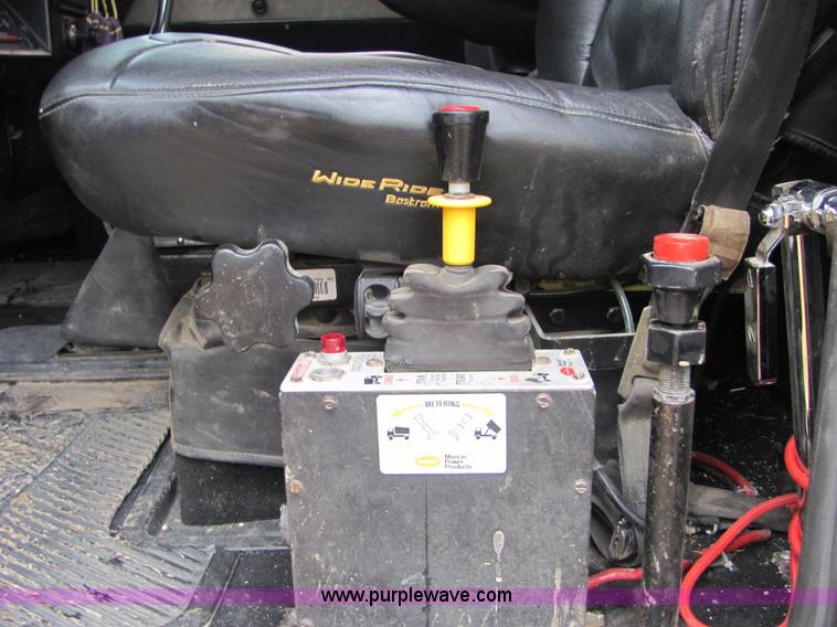 image for item 4854 1989 Peterbilt Conventional 379 semi truck